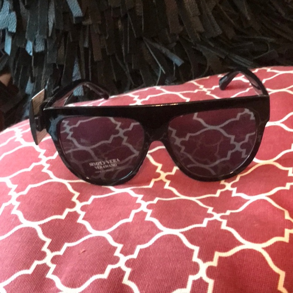Simply Vera Sunglasses